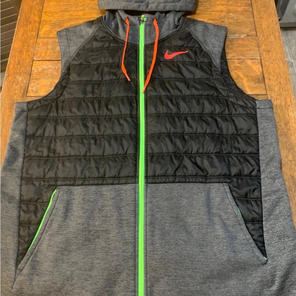 Nike Therma Men's XL Winterized Full-Zip Training Vest w/ Orange/Green Accents